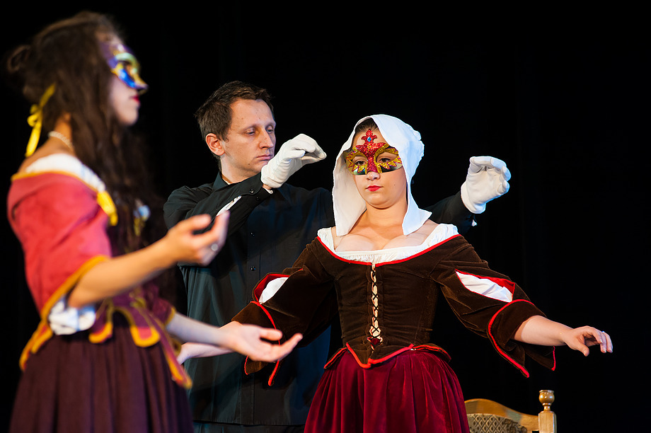 Zespół Tańca Dawnego Belriguardo z Lublina - Marionetki Barokowe (Korowód – VIII Spotkania z Tańcem Dawnym)